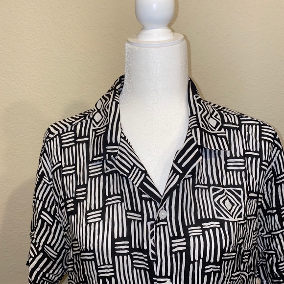 ASOS Tribal Printed Short Sleeve Button Blouse - Picture 3 of 5